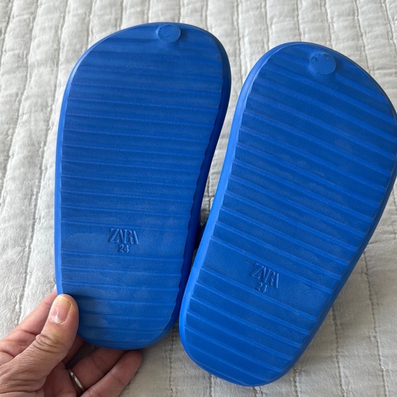 Blue Water Shoes with Ventilation and Adjustable Strap - Picture 3 of 3